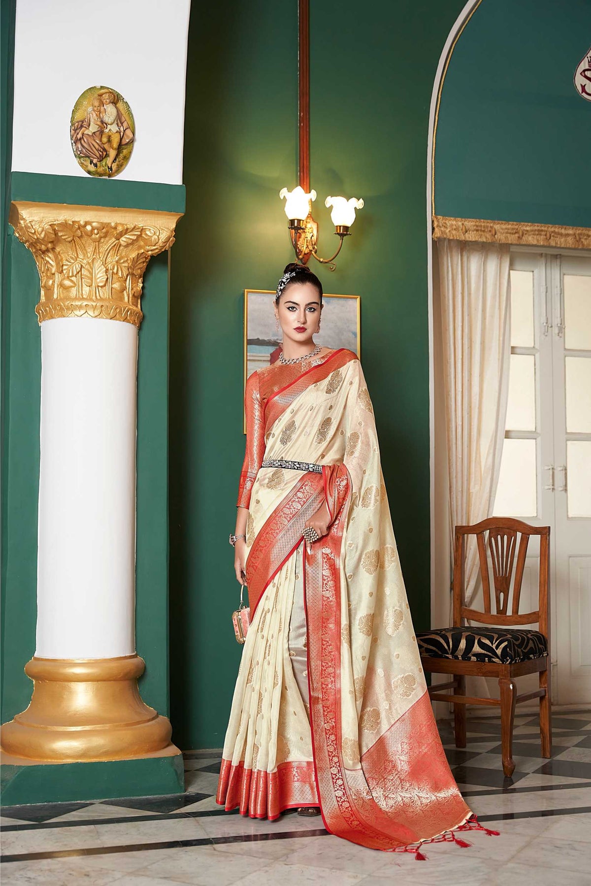 CREAM LINEN FLORAL AND BOTANICAL GOLDEN ZARI BUTTA WITH ETHNIC MOTIF PALLU AND TASSEL IN BORDER SAREE