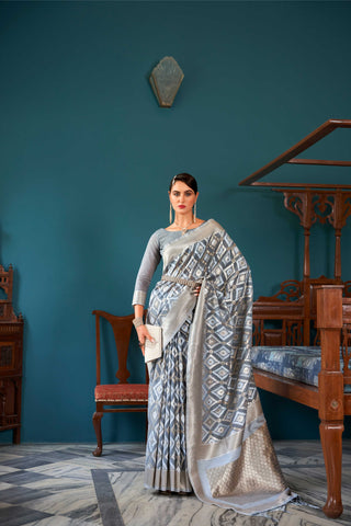 GREY IKKAT DESIGN LINEN SAREE WITH CHECKERED DESIGN GOLDEN ZARI PALLU